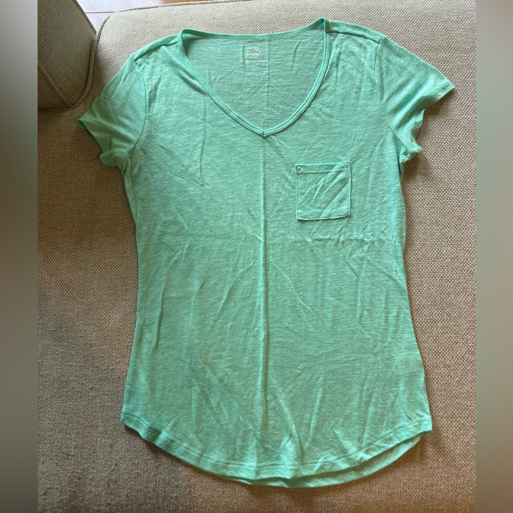 SO Light Green V-Neck Short Sleeve Tee